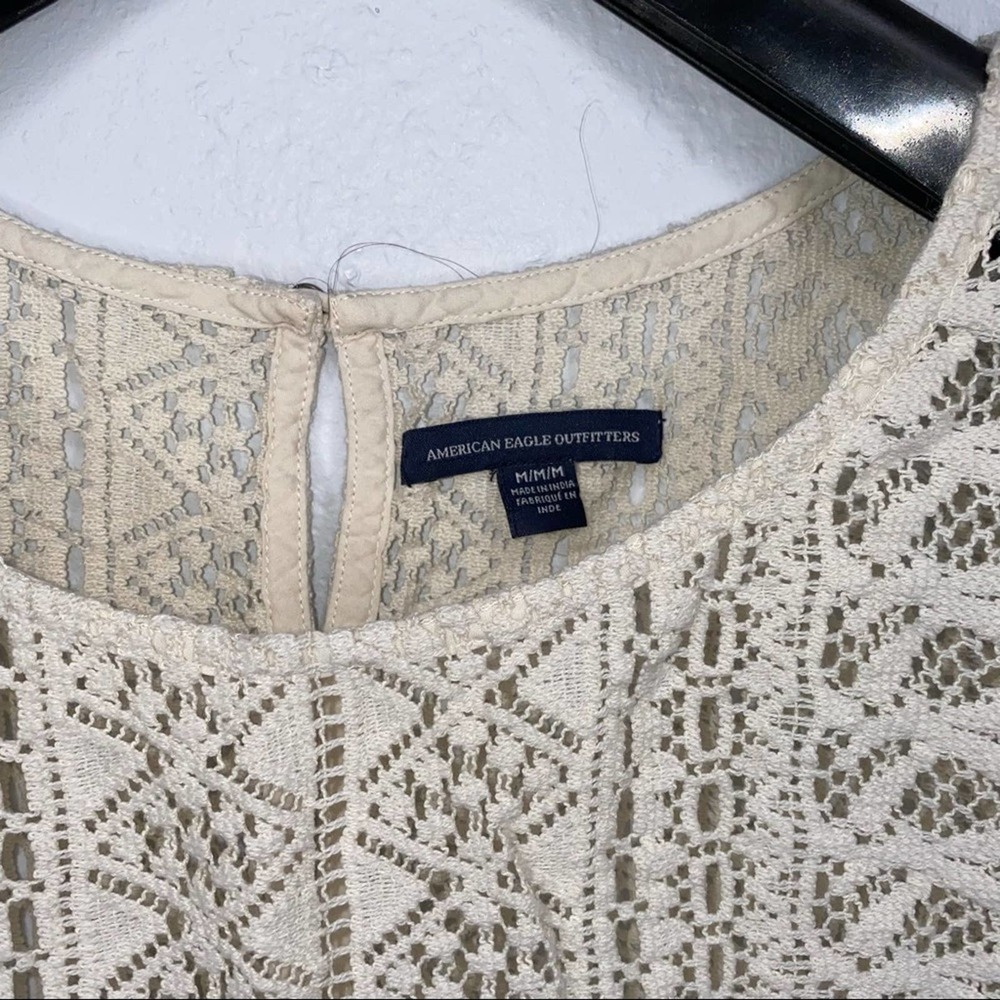 American Eagle Beige Cream Tan Knit Crop Short Sleeve Top M Blouse w Buttons - Picture 3 of 4